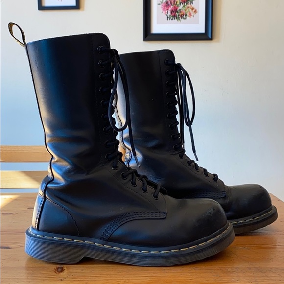 dr martens 5400